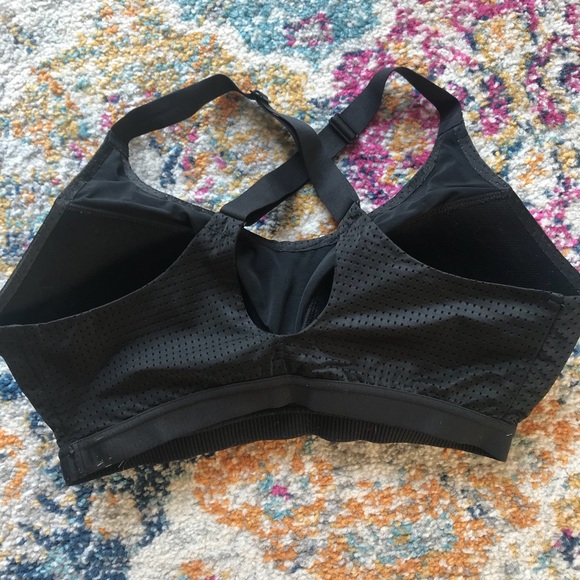 VICTORIAS SECRET black sports bra - Picture 3 of 4